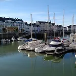 Le Capitole - Front De Benoit, Escapade A Deux *