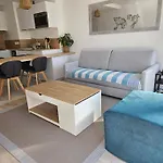 Le Capitole - Front De Benoit, Escapade A Deux * Ла-Боль-Эскублак